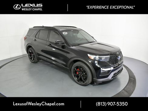 Used 2022 Ford Explorer ST w/ ST Street Pack image 2