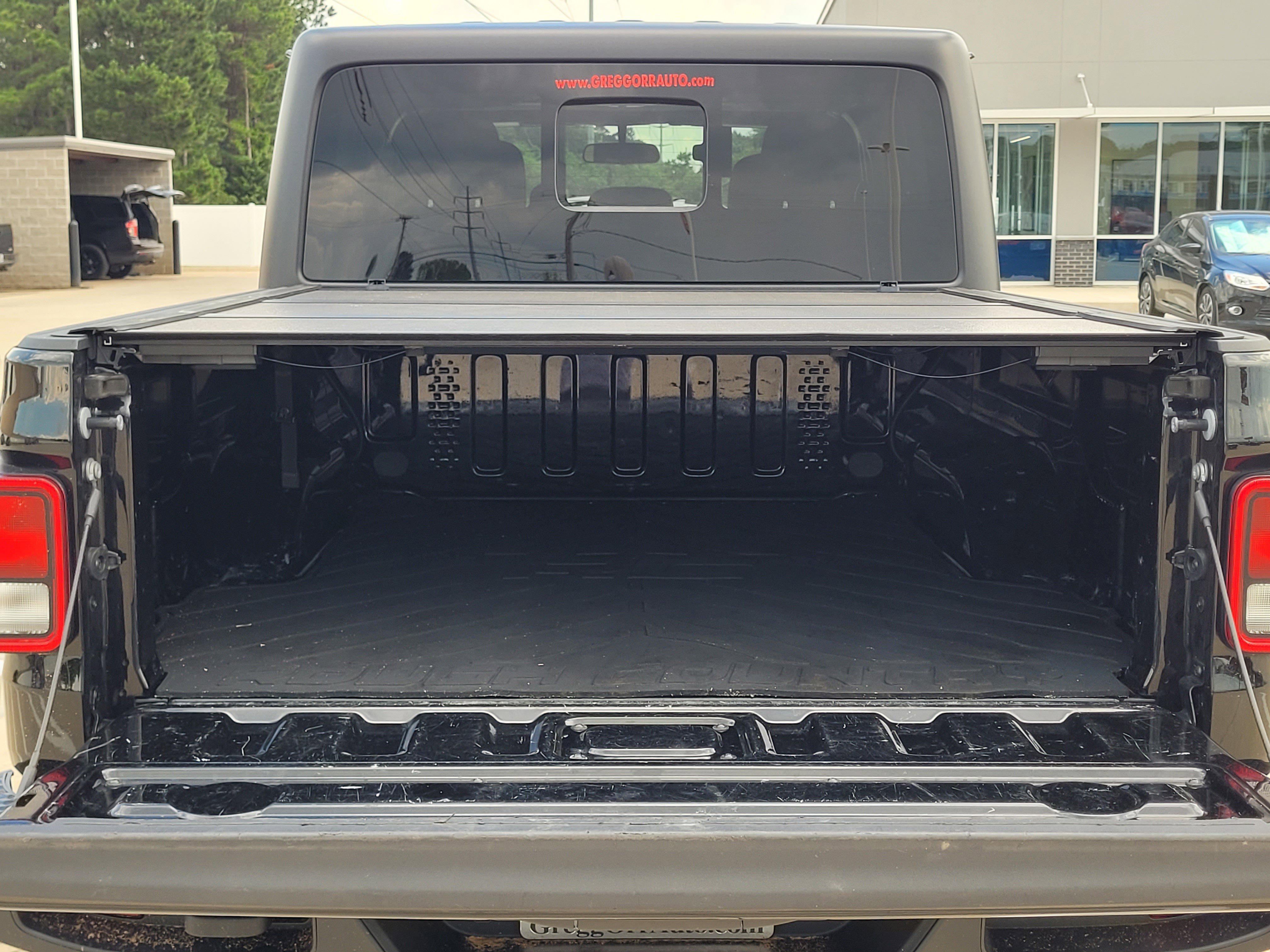 Used 2021 Jeep Gladiator Sport AWD/4WD image 9