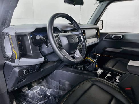 Used 2022 Ford Bronco Badlands w/ Sasquatch Package AWD/4WD image 9