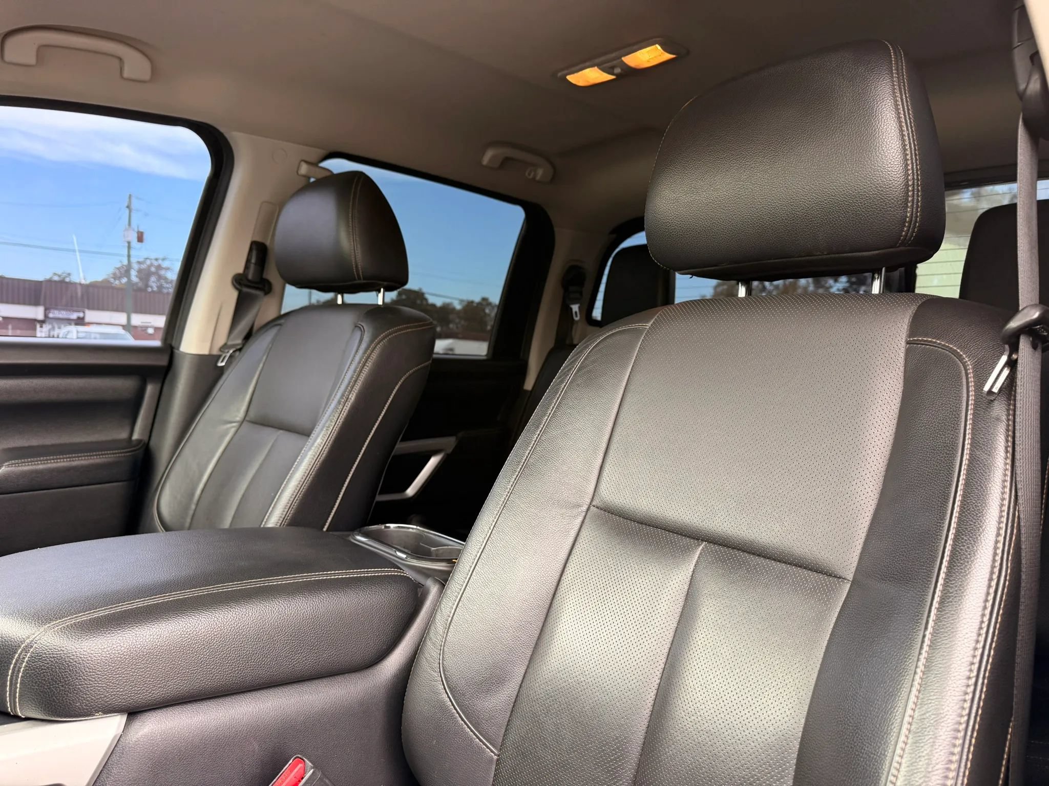 Used 2017 Nissan Titan SL w/ SL Towing Convenience Package RWD image 15