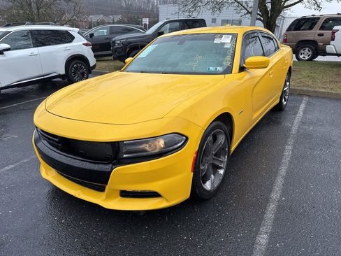 Used 2018 Dodge Charger R/T image 2