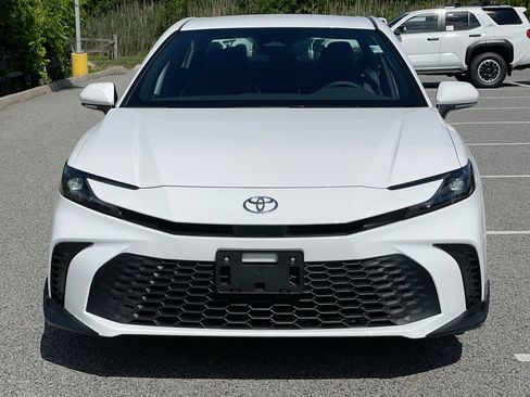 Used 2026 Toyota Camry SE AWD/4WD image 12