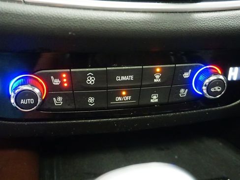 Used 2021 Buick Enclave Avenir w/ Avenir Technology Package image 31