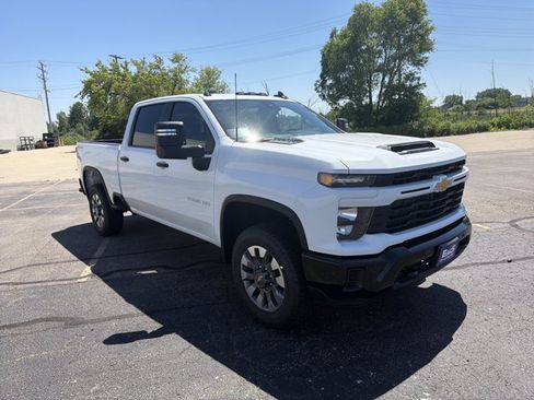 New 2026 Chevrolet Silverado 2500 Custom w/ Custom Value Package AWD/4WD image 3