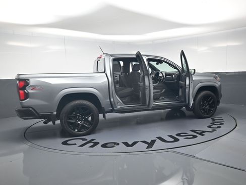 Used 2024 Chevrolet Colorado Z71 w/ Z71 Convenience Package 2 AWD/4WD image 25