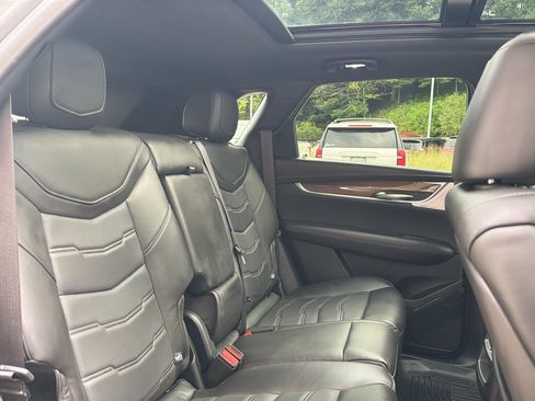 Used 2020 Cadillac XT5 Sportv w/ Platinum Package AWD/4WD image 17