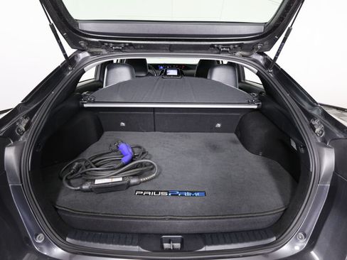 Used 2021 Toyota Prius Prime XLE w/ Carpet Mat Package (TMS) FWD image 18