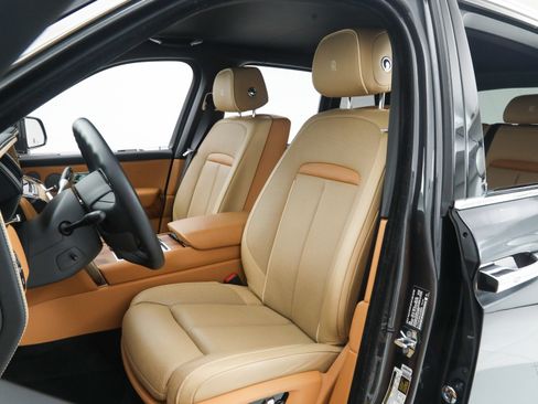 Used 2022 Rolls-Royce Cullinan image 28