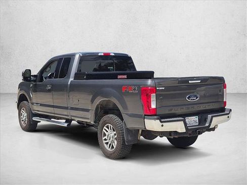 Used 2017 Ford F250 Lariat w/ Lariat Value Package AWD/4WD image 7