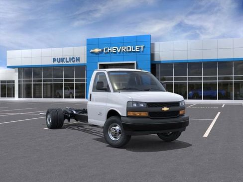 New 2025 Chevrolet Express 4500 w/ Power Convenience Package image 1