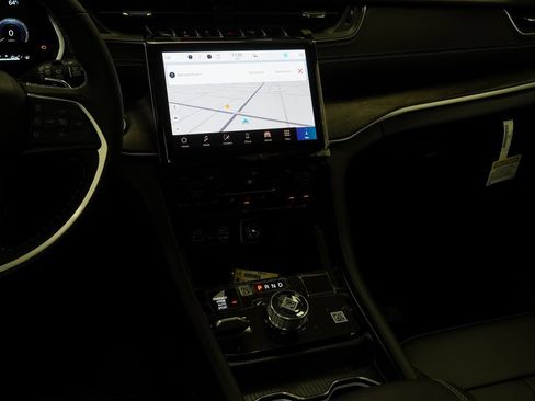 New 2025 Jeep Grand Cherokee Limited w/ Trailer Tow Package image 20