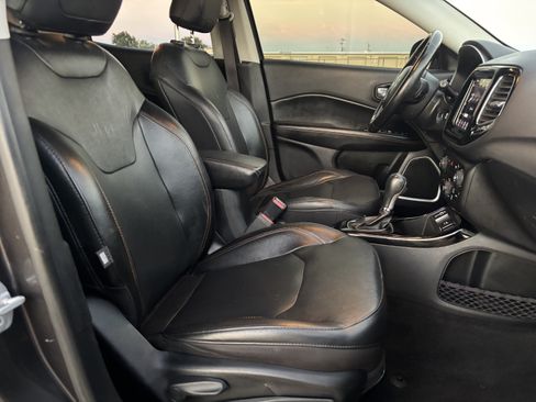 Used 2020 Jeep Compass Limited FWD image 23