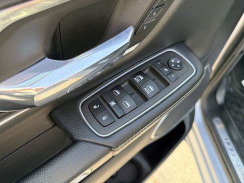Used 2022 RAM 1500 Laramie image 19