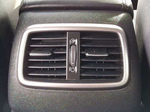 Used 2017 Kia Sorento LX image 12