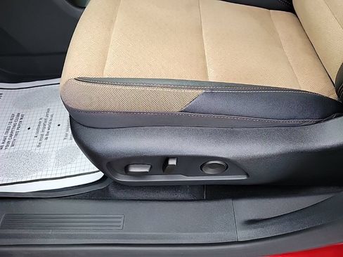 Used 2025 Chevrolet Equinox ACTIV w/ LPO, Floor Liner Package AWD/4WD image 13