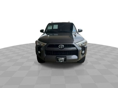 Used 2018 Toyota 4Runner SR5 AWD/4WD image 3