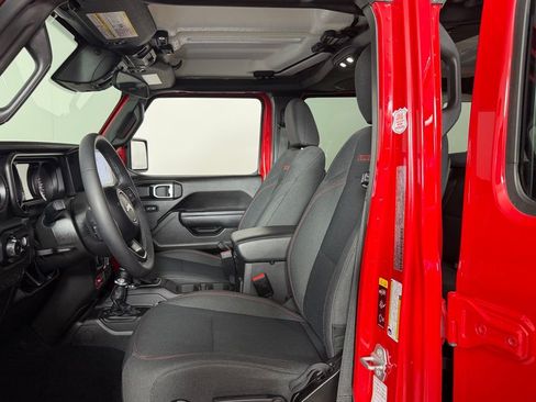 Used 2025 Jeep Wrangler Rubicon image 21