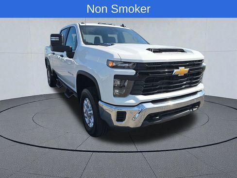 Used 2025 Chevrolet Silverado 3500 W/T AWD/4WD image 8