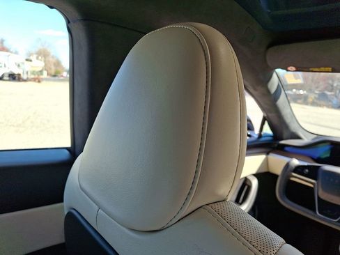 Used 2023 Tesla Model S Standard Range AWD/4WD image 13