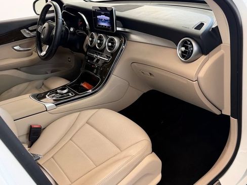 Used 2019 Mercedes-Benz GLC 300 image 18