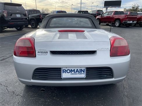 Used 2001 Toyota MR2 image 4