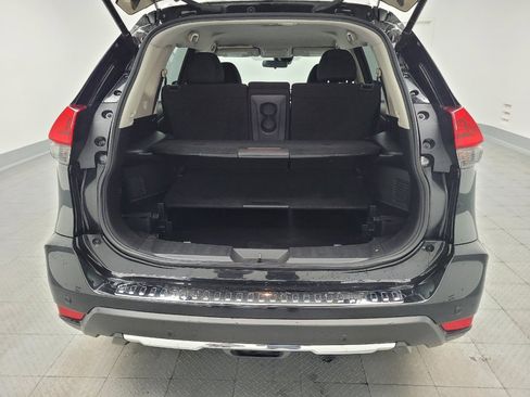 Used 2020 Nissan Rogue SV FWD image 29