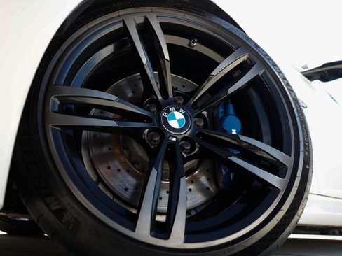Used 2018 BMW M3 RWD image 41