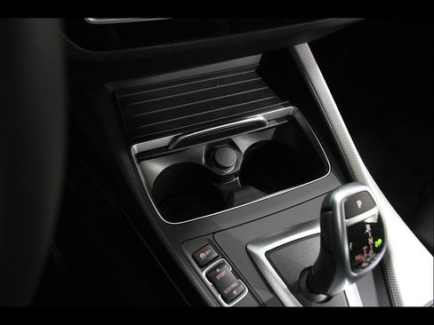 Used 2021 BMW 230i Coupe w/ M Sport Package RWD image 17