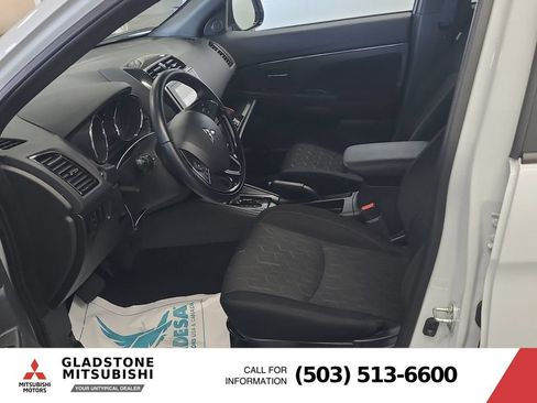 Used 2025 Mitsubishi Outlander Sport AWD image 6