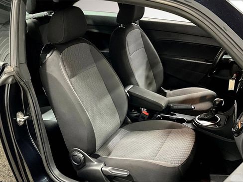 Used 2019 Volkswagen Beetle 2.0T S image 28