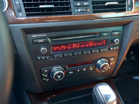 Used 2012 BMW 328i Convertible image 19