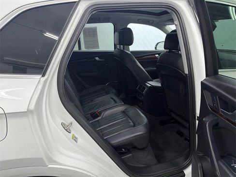 Used 2018 Audi Q5 2.0T Premium Plus w/ Premium Plus Package image 17