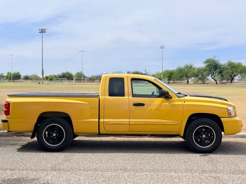 Used 2006 Dodge Dakota SLT w/ R/T Group AWD/4WD image 6