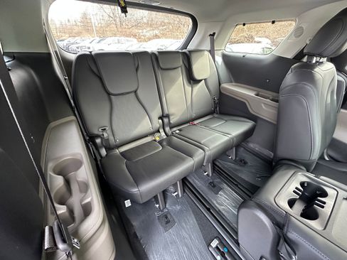 New 2026 Kia Carnival EX image 23