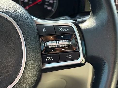 Used 2023 Kia Sorento S w/ Panoramic Sunroof Package FWD image 23