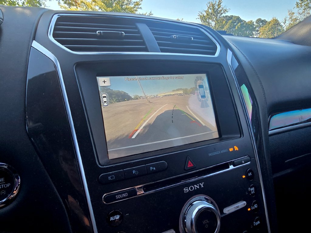 Used 2018 Ford Explorer Platinum AWD/4WD image 32