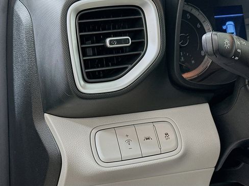 Used 2022 Hyundai Venue SEL image 10