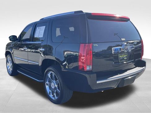 Used 2013 Cadillac Escalade Luxury image 5