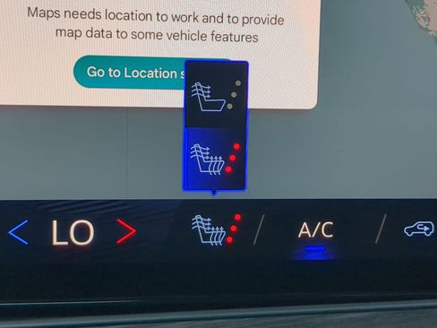 Used 2025 Chevrolet Tahoe LT w/ Comfort Package image 22