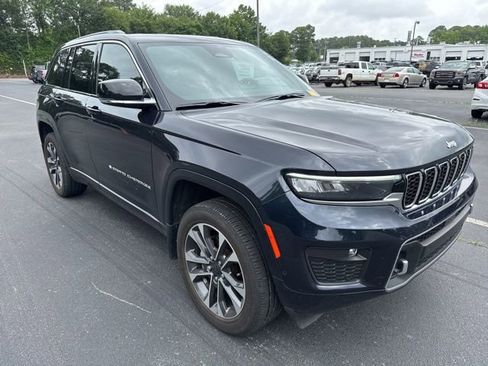 Used 2024 Jeep Grand Cherokee Overland w/ Trailer Tow Package AWD/4WD image 7