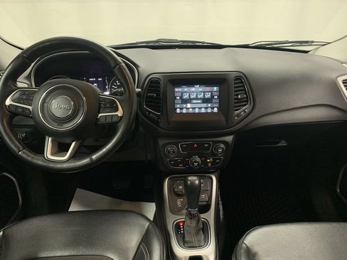 Used 2020 Jeep Compass Latitude w/ Cold Weather Group AWD/4WD image 18