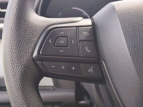 Used 2025 Toyota Sienna LE image 21