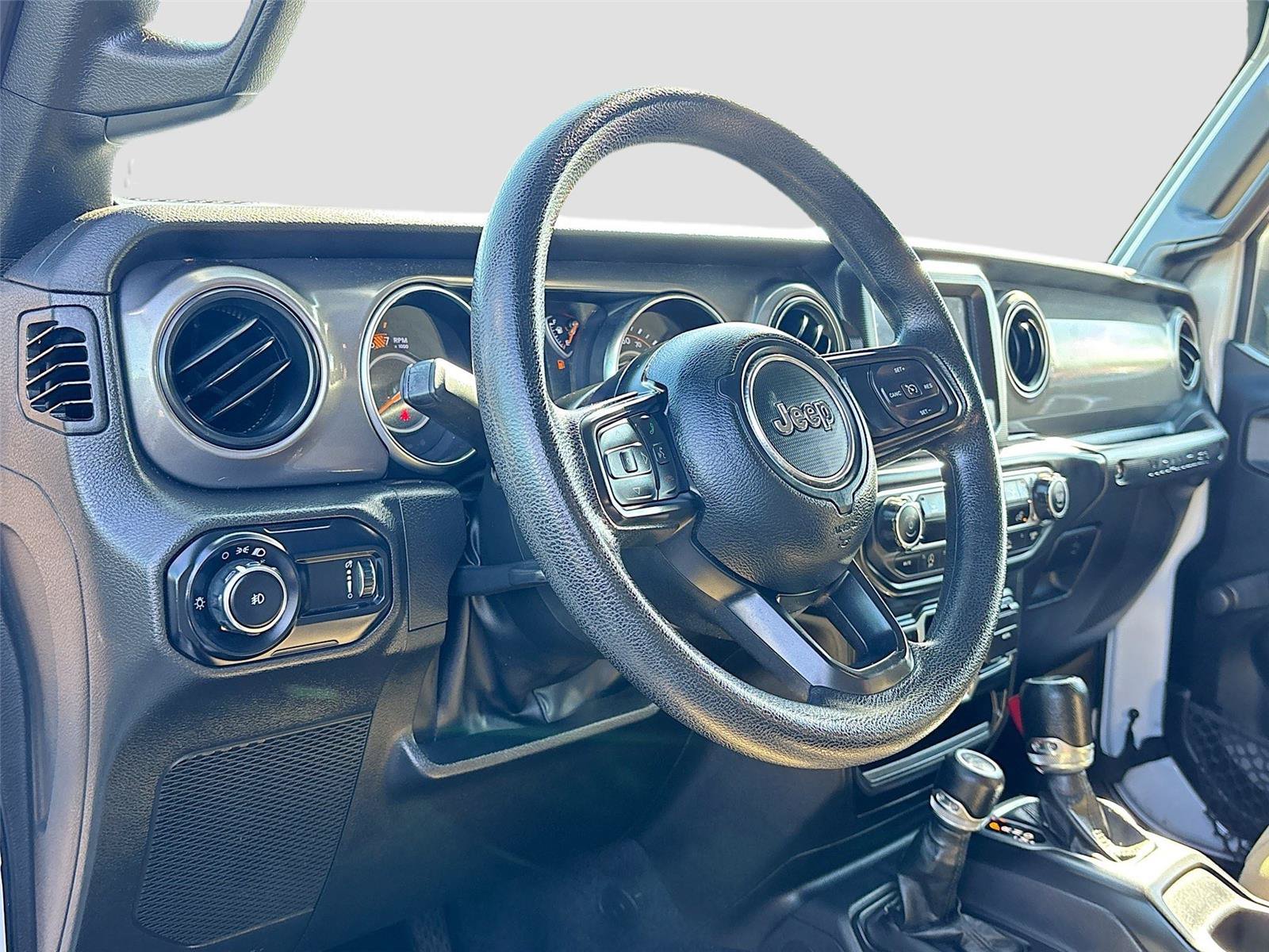 Used 2023 Jeep Wrangler Unlimited Sport AWD/4WD image 9