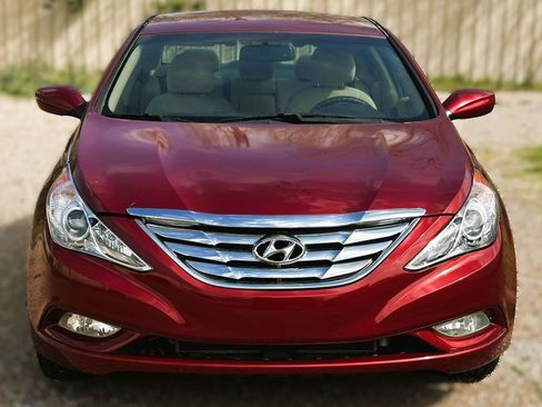 Used 2013 Hyundai Sonata GLS w/ Popular Equipment Pkg FWD image 2