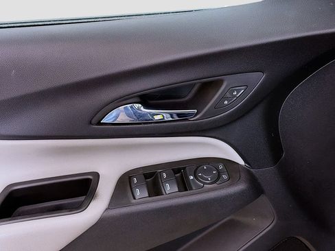 Used 2020 Chevrolet Equinox LS FWD image 24
