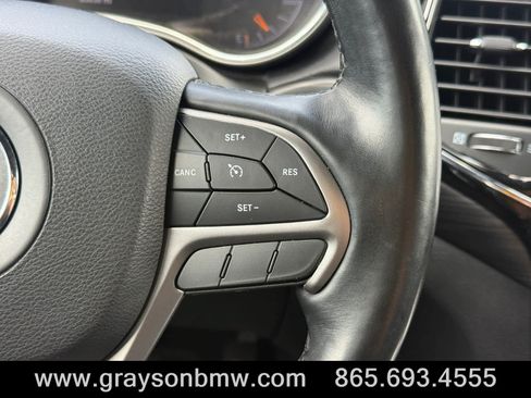 Used 2020 Jeep Grand Cherokee Altitude AWD/4WD image 21