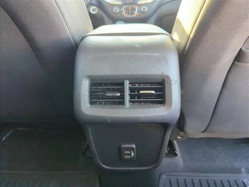 Used 2022 Chevrolet Equinox LT FWD image 23