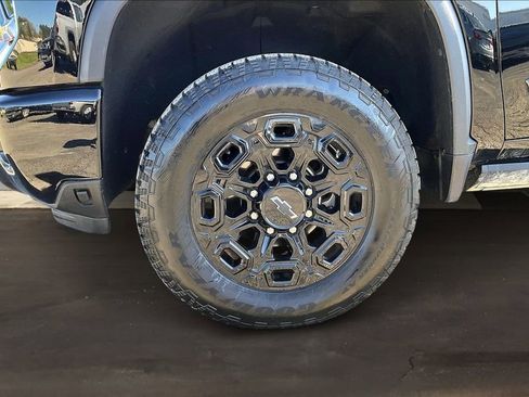 Used 2024 Chevrolet Silverado 2500 High Country w/ High Country Premium Package AWD/4WD image 35