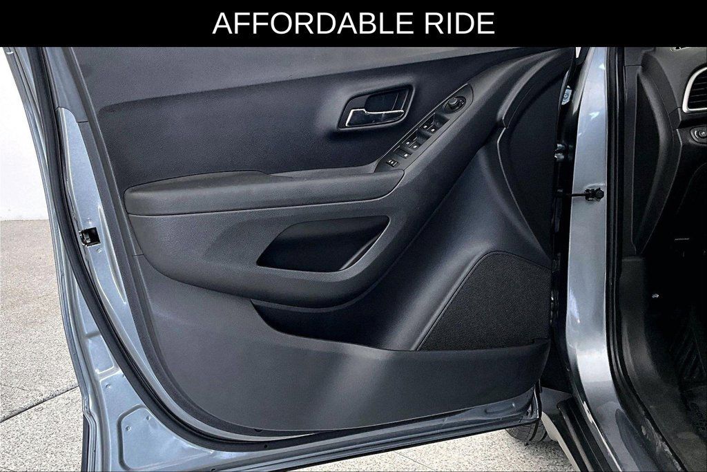 Used 2020 Chevrolet Trax LS w/ Tint and Cruise Package FWD image 23