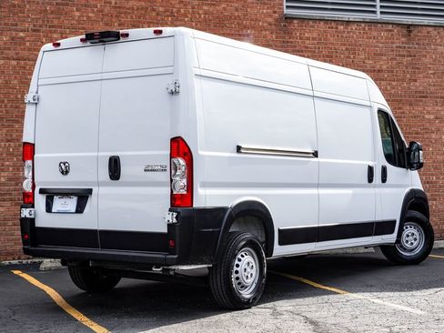 Used 2025 RAM ProMaster 2500 w/ Convenience Group image 9